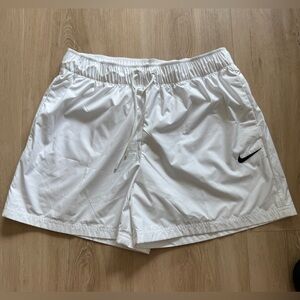 Nike Women's Athletic Shorts in White Size Small